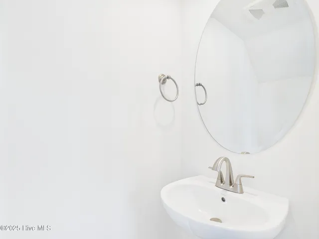 $2,350 | 1259 Shaw View Alley, Raleigh, NC 27601