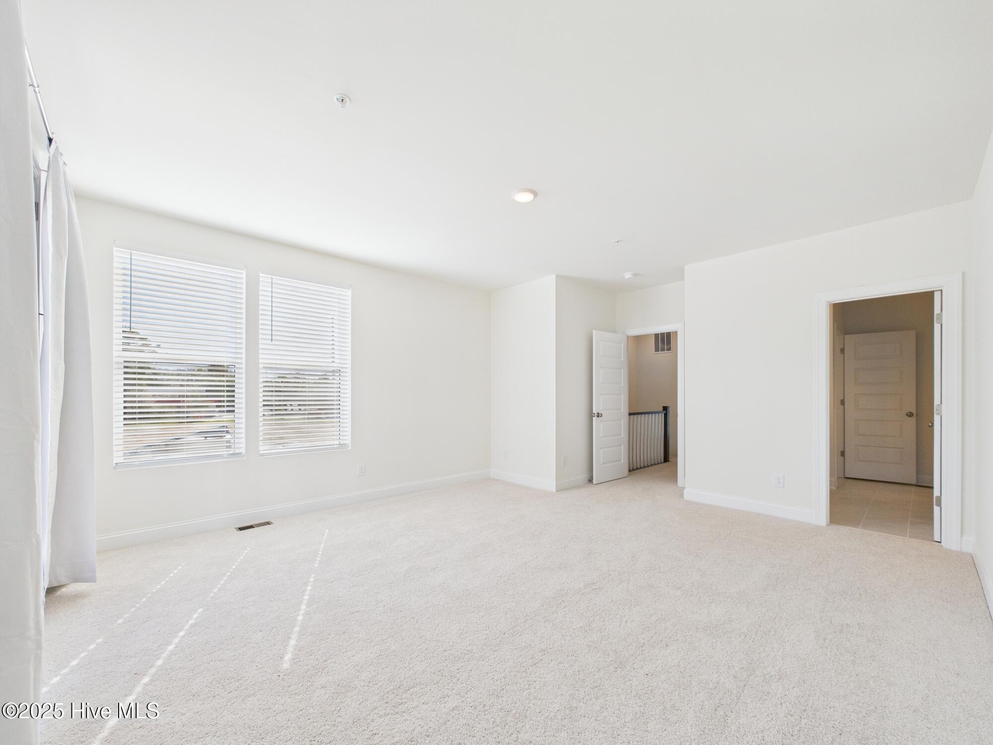 1259 Shaw View Alley Raleigh, NC 27601 - Photo 22 of 46 CAM01608G0-PR0115-STILL011