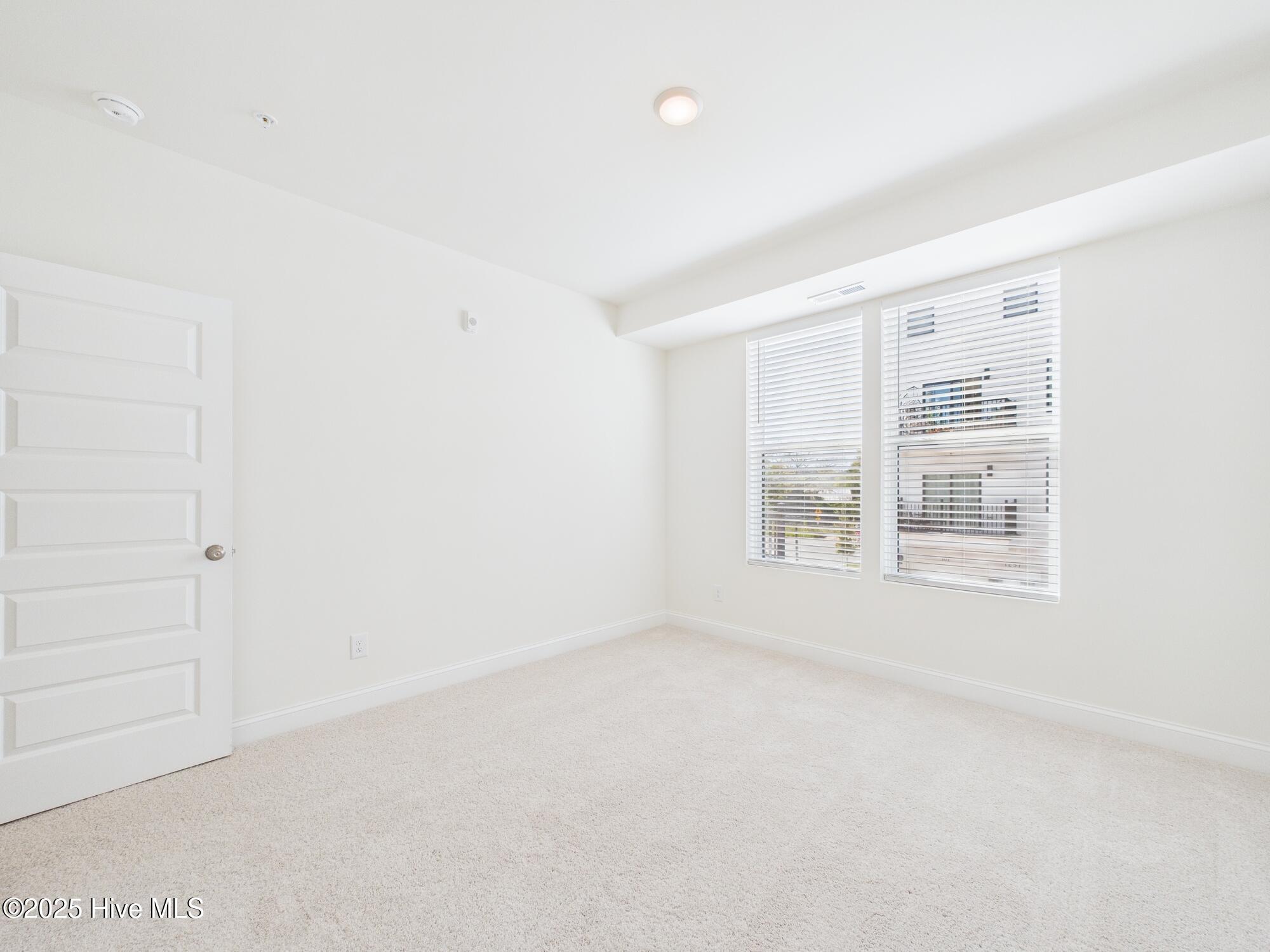 1259 Shaw View Alley Raleigh, NC 27601 - Photo 31 of 46 CAM01608G0-PR0115-STILL014