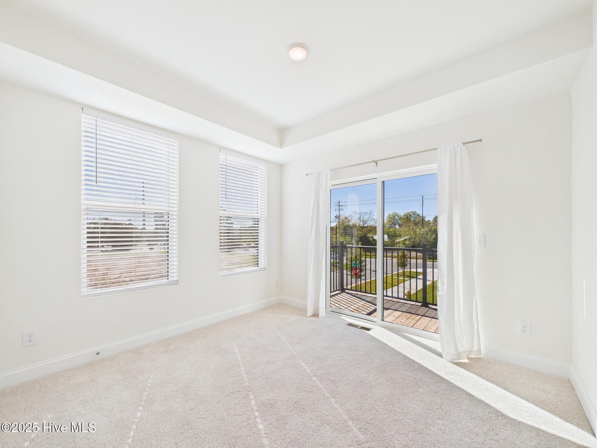 1259 Shaw View Alley Raleigh, NC 27601 - Photo 36 of 46 CAM01608G0-PR0115-STILL017