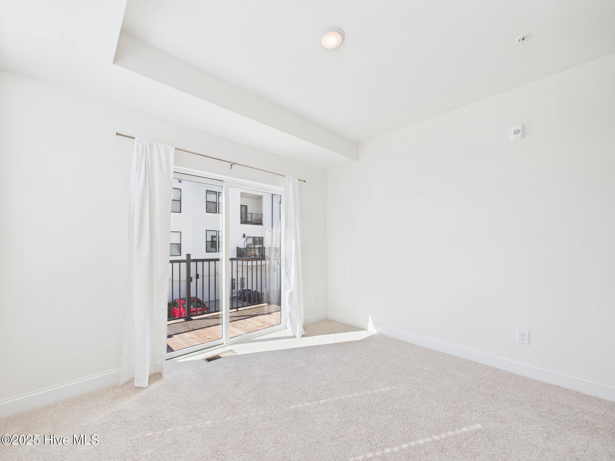 1259 Shaw View Alley Raleigh, NC 27601 - Photo 39 of 46 CAM01608G0-PR0115-STILL020