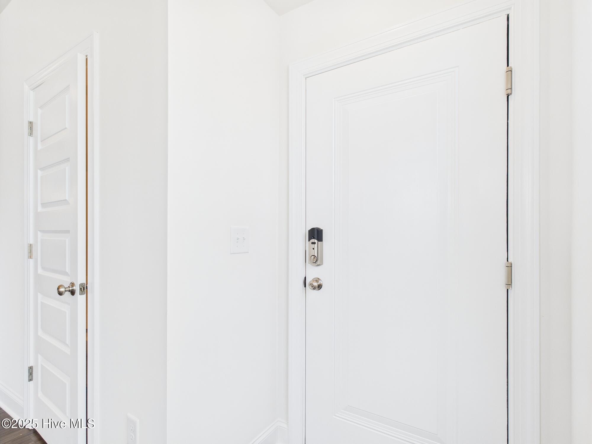 1259 Shaw View Alley Raleigh, NC 27601 - Photo 7 of 46 CAM01608G0-PR0097-STILL006