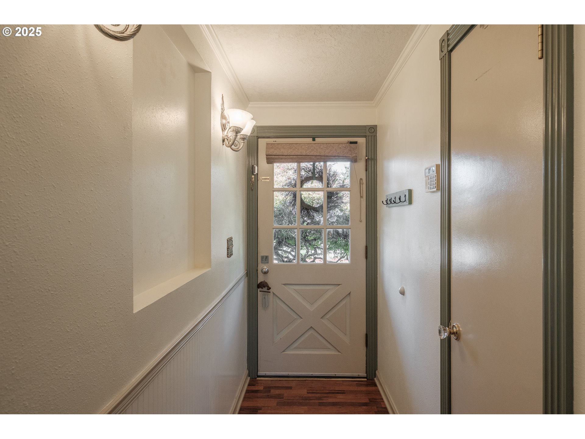 4512 Herrin Road Northeast Salem, OR 97305 - Photo 5 of 36 Gallery Image 5