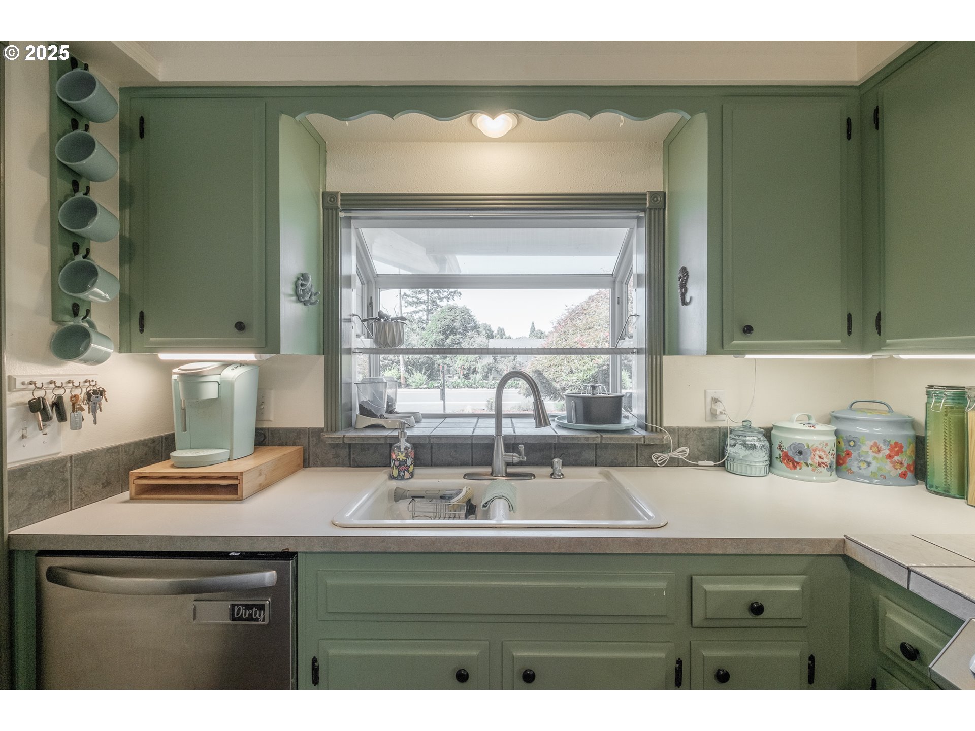 4512 Herrin Road Northeast Salem, OR 97305 - Photo 10 of 36 Gallery Image 10