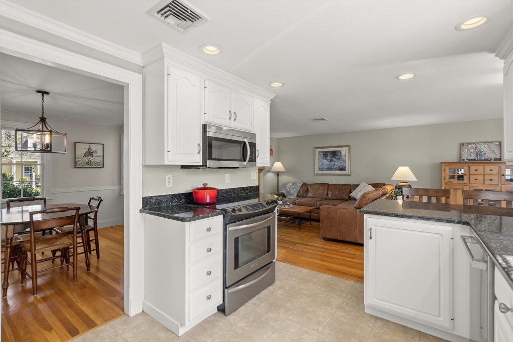 12 Cox Road Winchester, MA 01890 - Photo 9 of 41 Gallery Image 9