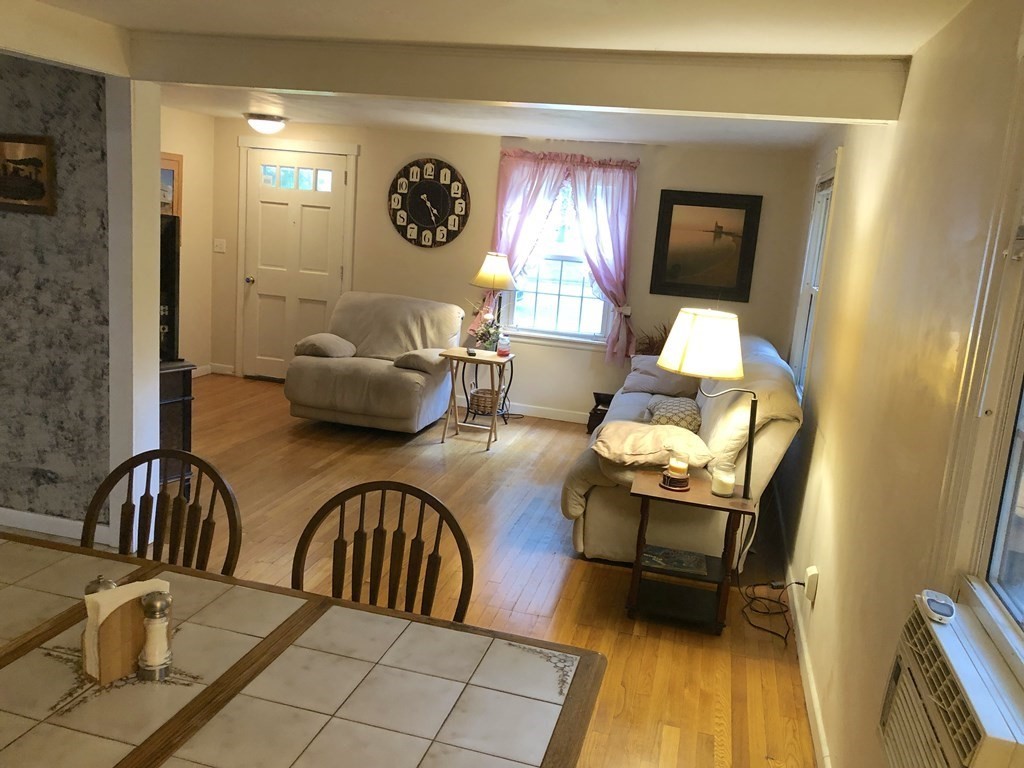 70 Mayflower Road Springfield, MA 01118 - Photo 11 of 42