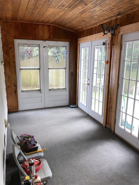 70 Mayflower Road Springfield, MA 01118 - Photo 28 of 42