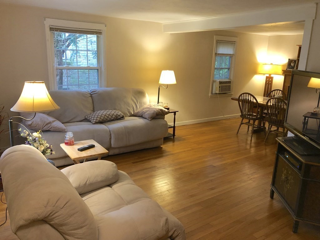 70 Mayflower Road Springfield, MA 01118 - Photo 8 of 42