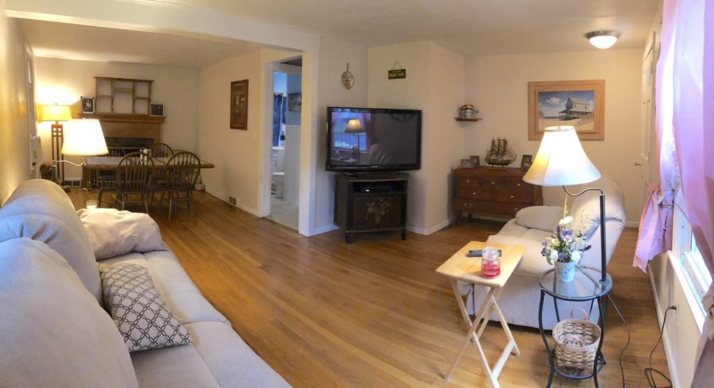 70 Mayflower Road Springfield, MA 01118 - Photo 10 of 42