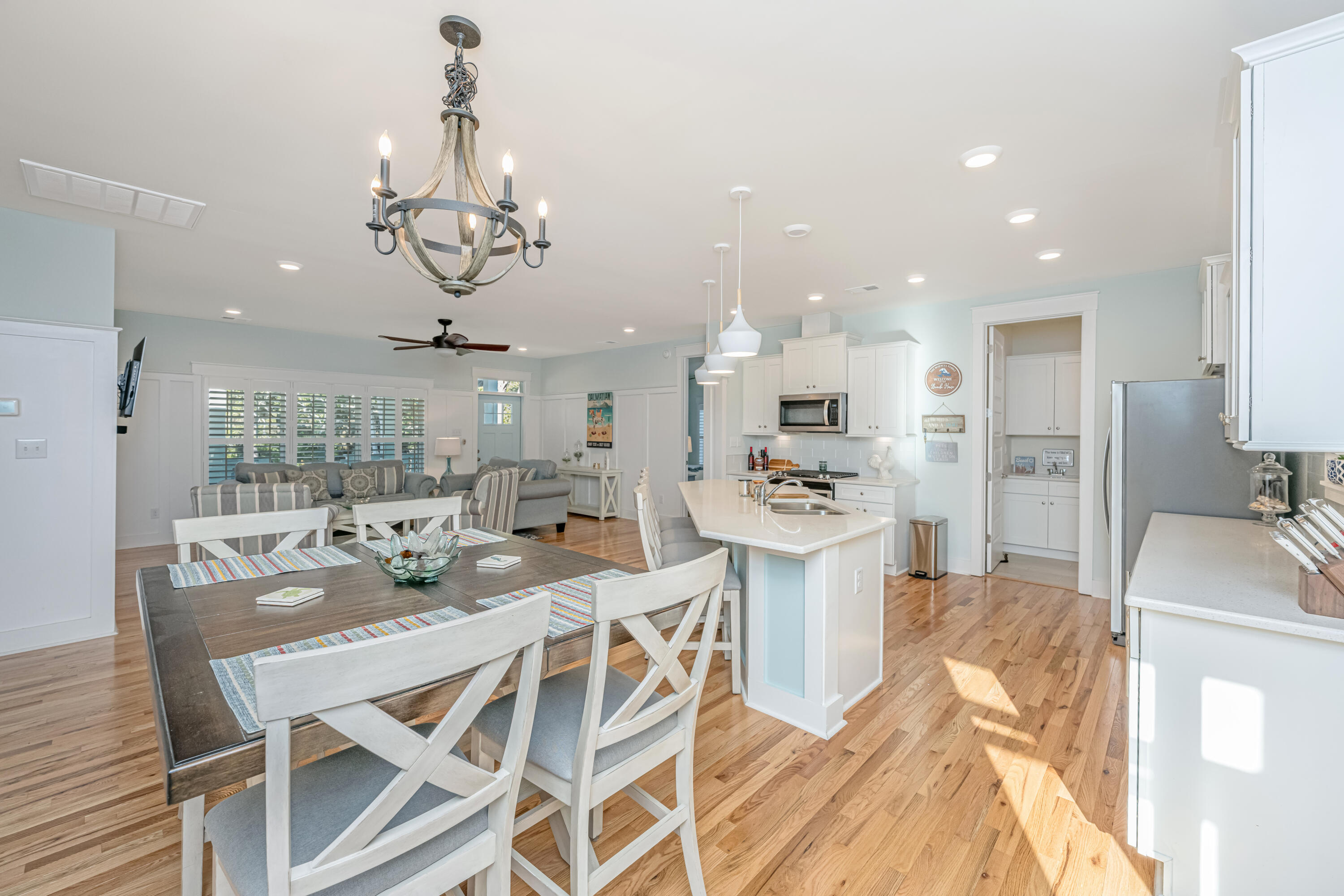 211 West Hudson Avenue Folly Beach, SC 29439 - Photo 13 of 63 211WHudsonAve023