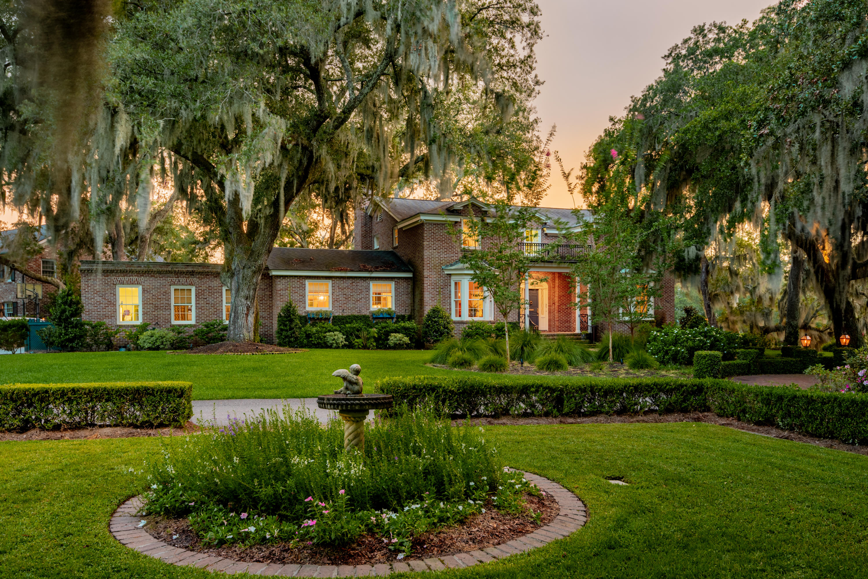 39 Broughton Road Charleston, SC 29407 - Photo 1 of 49 39 Broughton Road