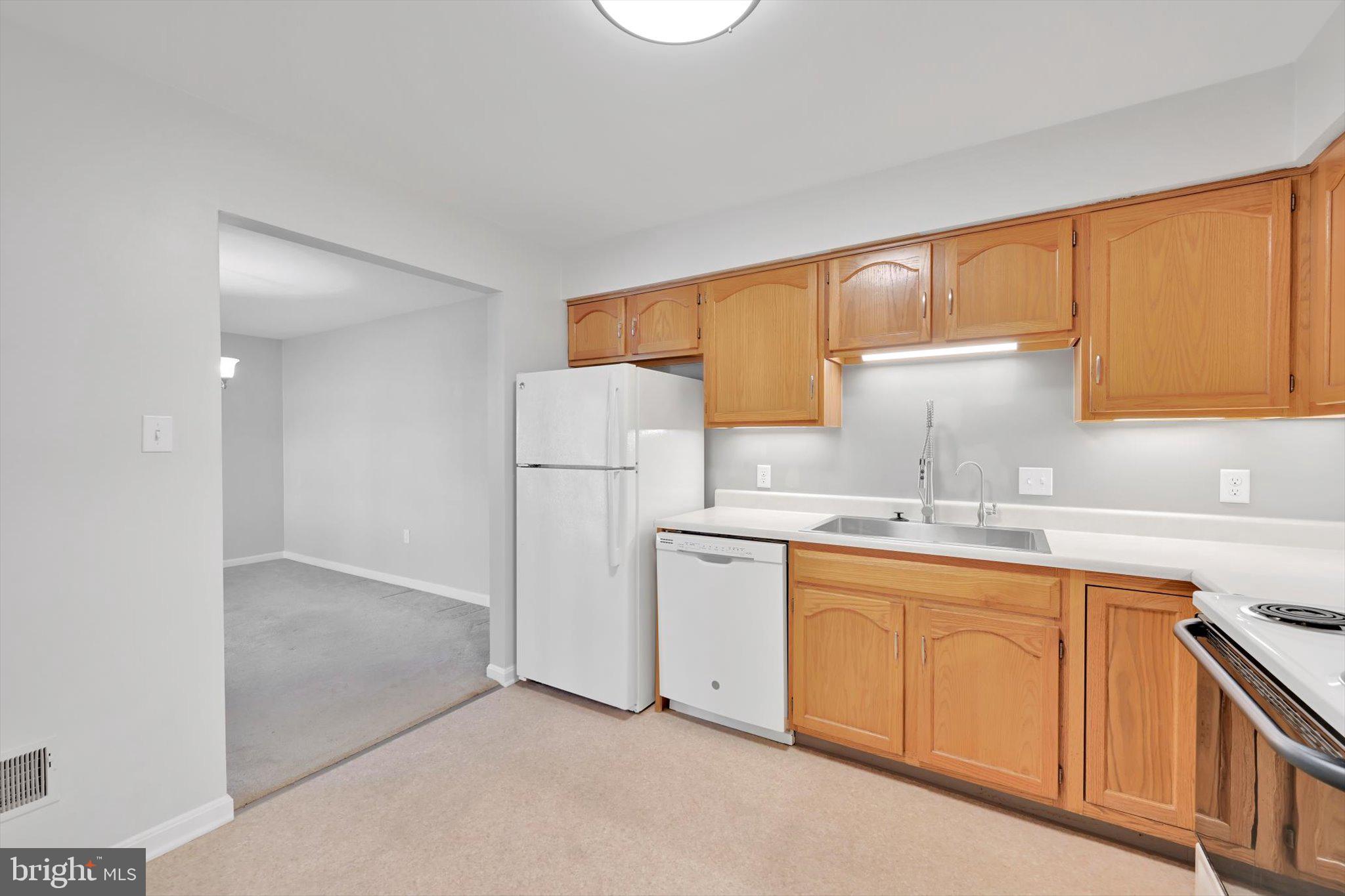 209 Greenview Drive Lancaster, PA 17601 - Photo 12 of 25 V4