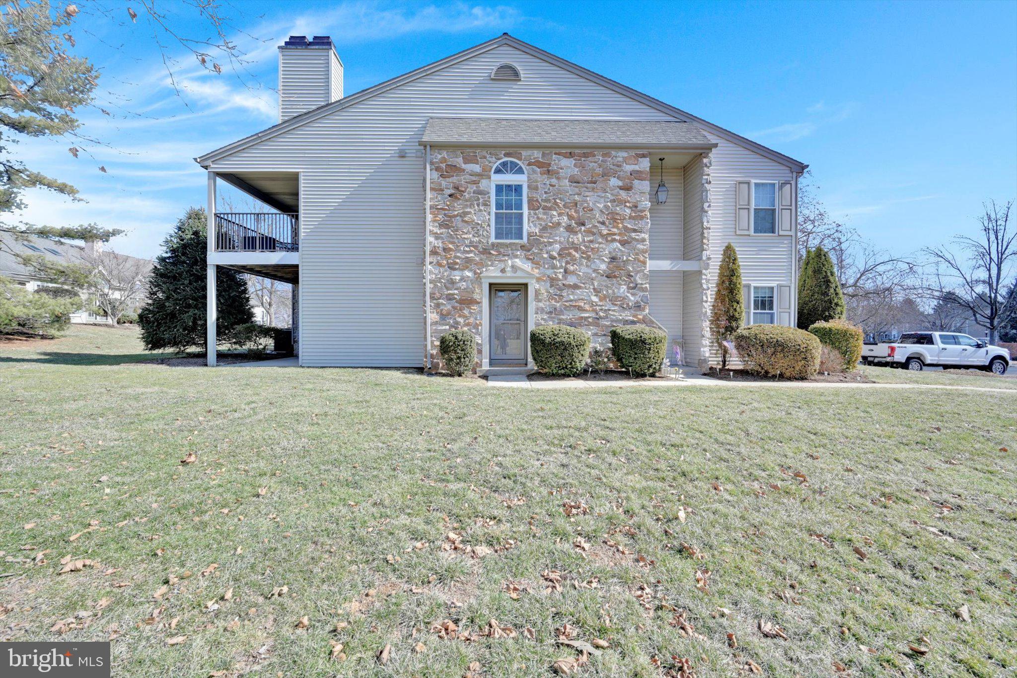 209 Greenview Drive Lancaster, PA 17601 - Photo 2 of 25