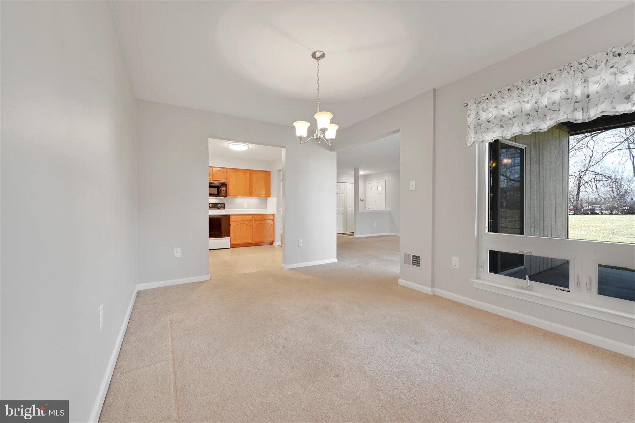 209 Greenview Drive Lancaster, PA 17601 - Photo 8 of 25 V2