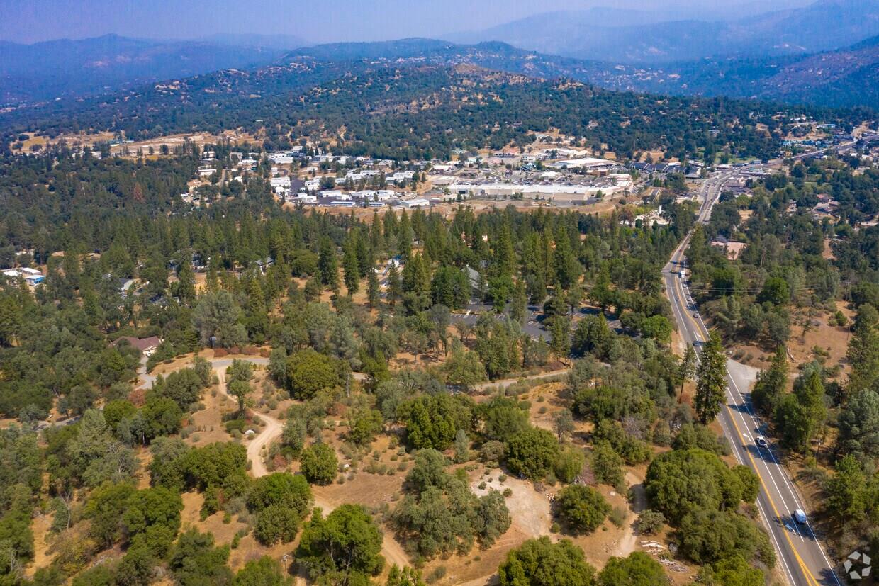 0 Victoria Lane Oakhurst, CA 93644 - Photo 4 of 5 a view of lake and mountain