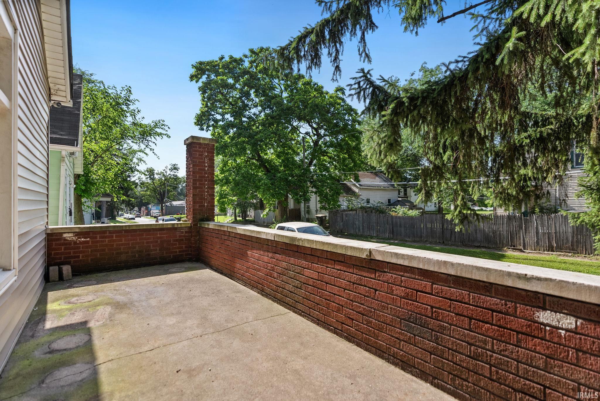 421 Poplar Street Fort Wayne, IN 46802 - Photo 4 of 37