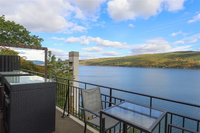 $439,000 | 11 Cliffside Drive, South Bristol, NY 14424