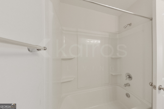 231 Western Red Cedar Drive Springfield, GA 31329 - Photo 13 of 26 a bathroom with a shower
