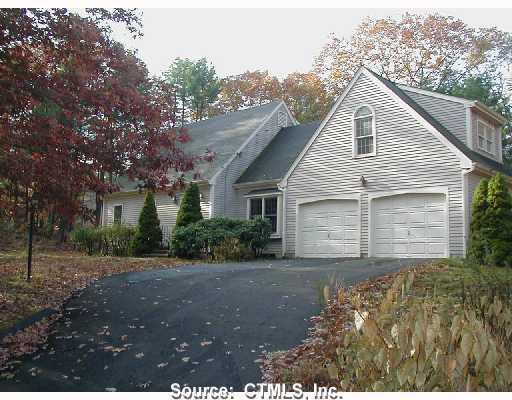 a front view of house with yard