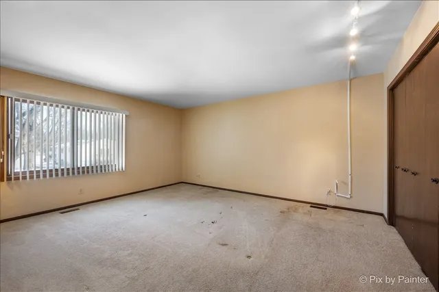 $335,000 | 55 Duxbury Lane, Cary, IL 60013