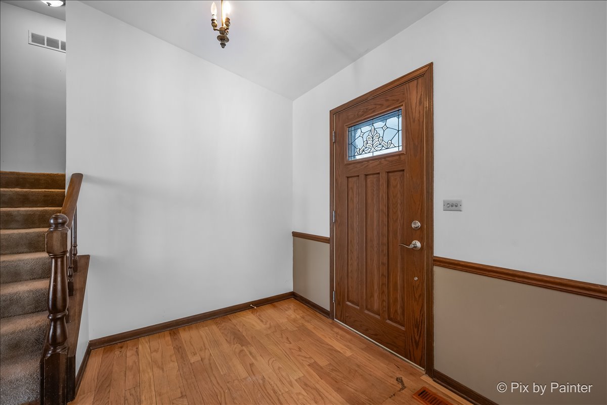 55 Duxbury Lane Cary, IL 60013 - Photo 4 of 36