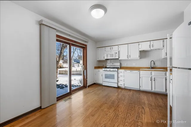 $335,000 | 55 Duxbury Lane, Cary, IL 60013