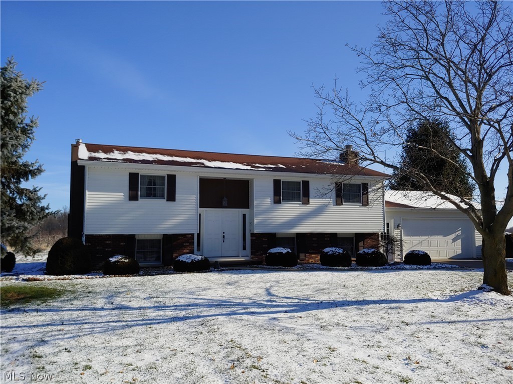 8959 Gifford Road Amherst, OH 44001 - Photo 2 of 32 Gallery Image 2