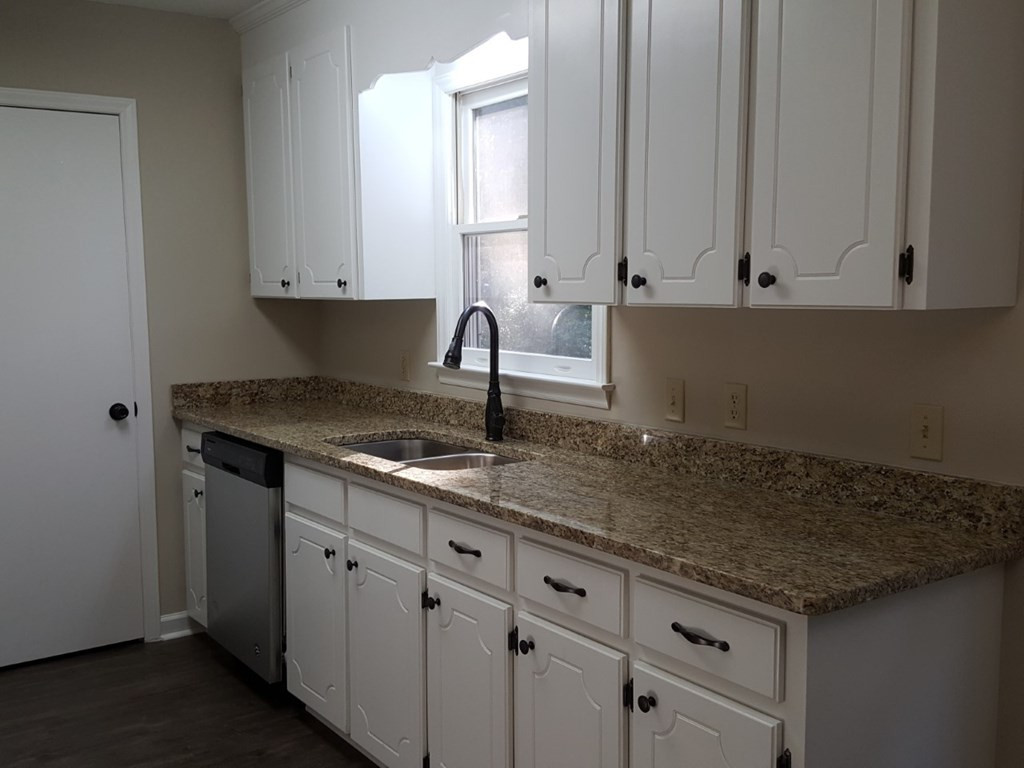 409 Pascal Drive Greenwood, SC 29649 - Photo 5 of 20
