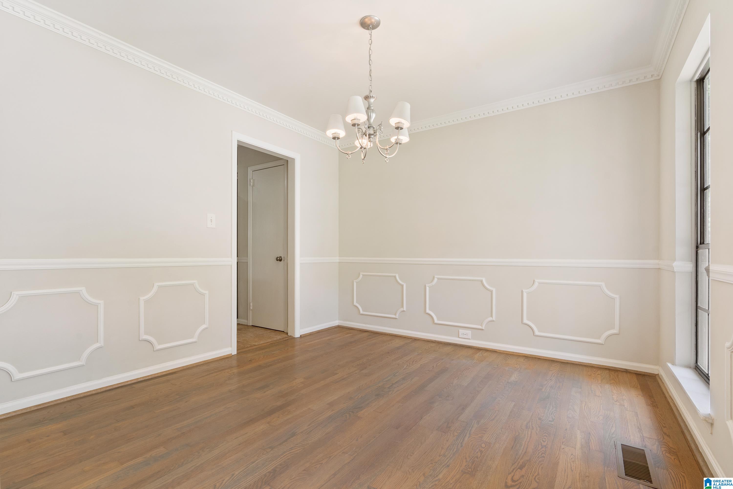 2027 Diane Lane Alabaster, AL 35007 - Photo 13 of 35