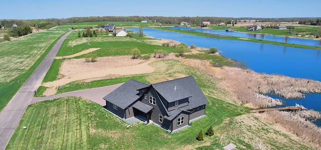 $589,900 | 35647 Oxford Avenue, Center City, MN 55012