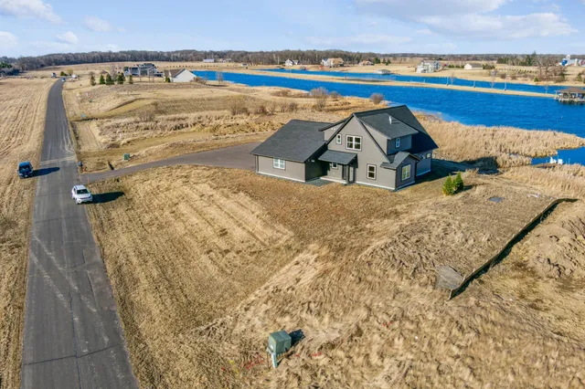 $589,900 | 35647 Oxford Avenue, Center City, MN 55012