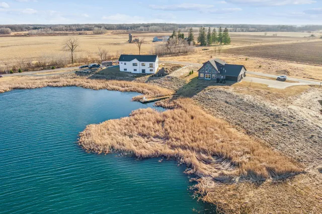 $589,900 | 35647 Oxford Avenue, Center City, MN 55012