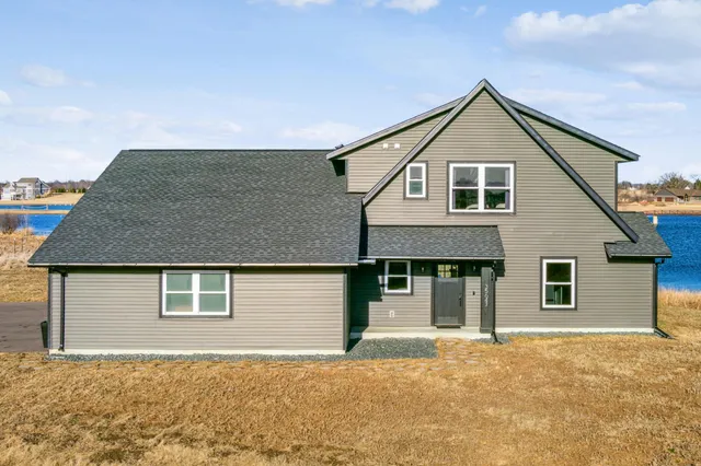 $589,900 | 35647 Oxford Avenue, Center City, MN 55012