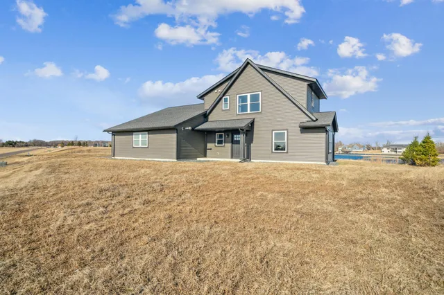 $589,900 | 35647 Oxford Avenue, Center City, MN 55012