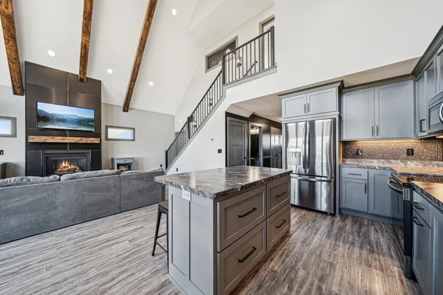 $589,900 | 35647 Oxford Avenue, Center City, MN 55012