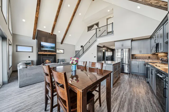 $589,900 | 35647 Oxford Avenue, Center City, MN 55012