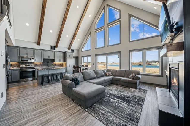 $589,900 | 35647 Oxford Avenue, Center City, MN 55012