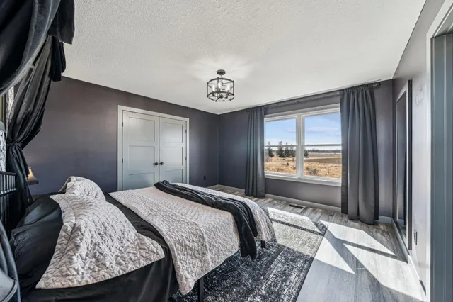 $589,900 | 35647 Oxford Avenue, Center City, MN 55012