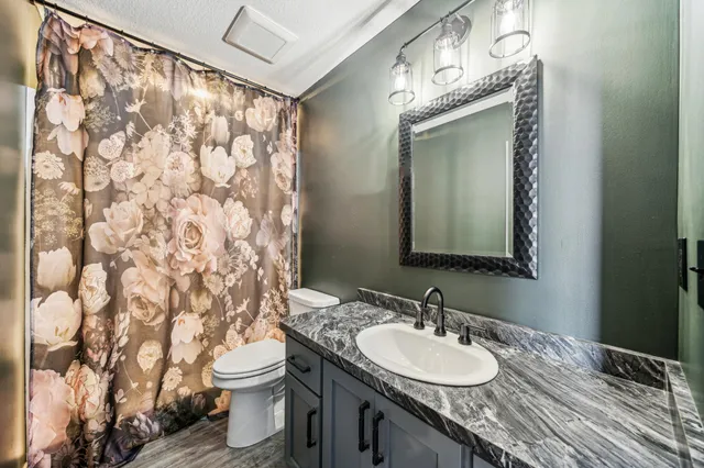 $589,900 | 35647 Oxford Avenue, Center City, MN 55012