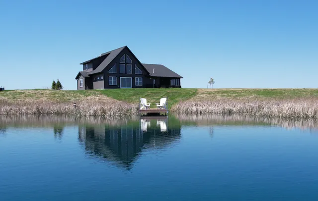 $589,900 | 35647 Oxford Avenue, Center City, MN 55012