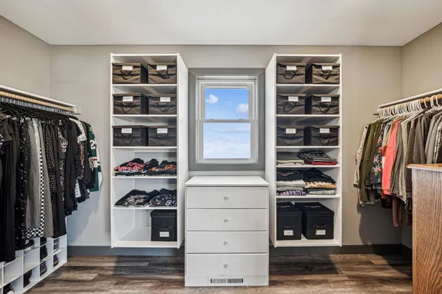 $589,900 | 35647 Oxford Avenue, Center City, MN 55012