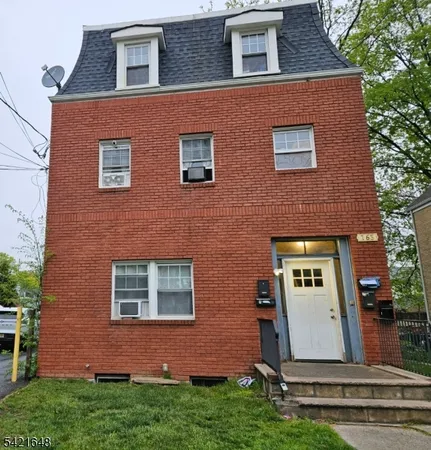 $1,825 | 763 West Grand Avenue, Unit 2R, Rahway, NJ 07065