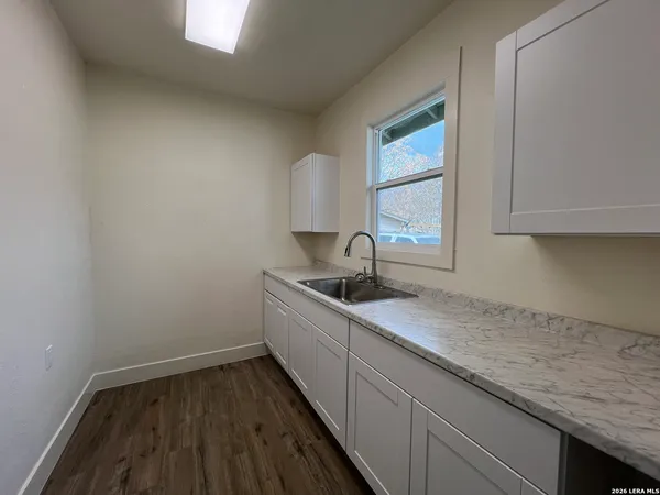 $1,000 | 107 Stanley Court, Unit 3, San Antonio, TX 78214