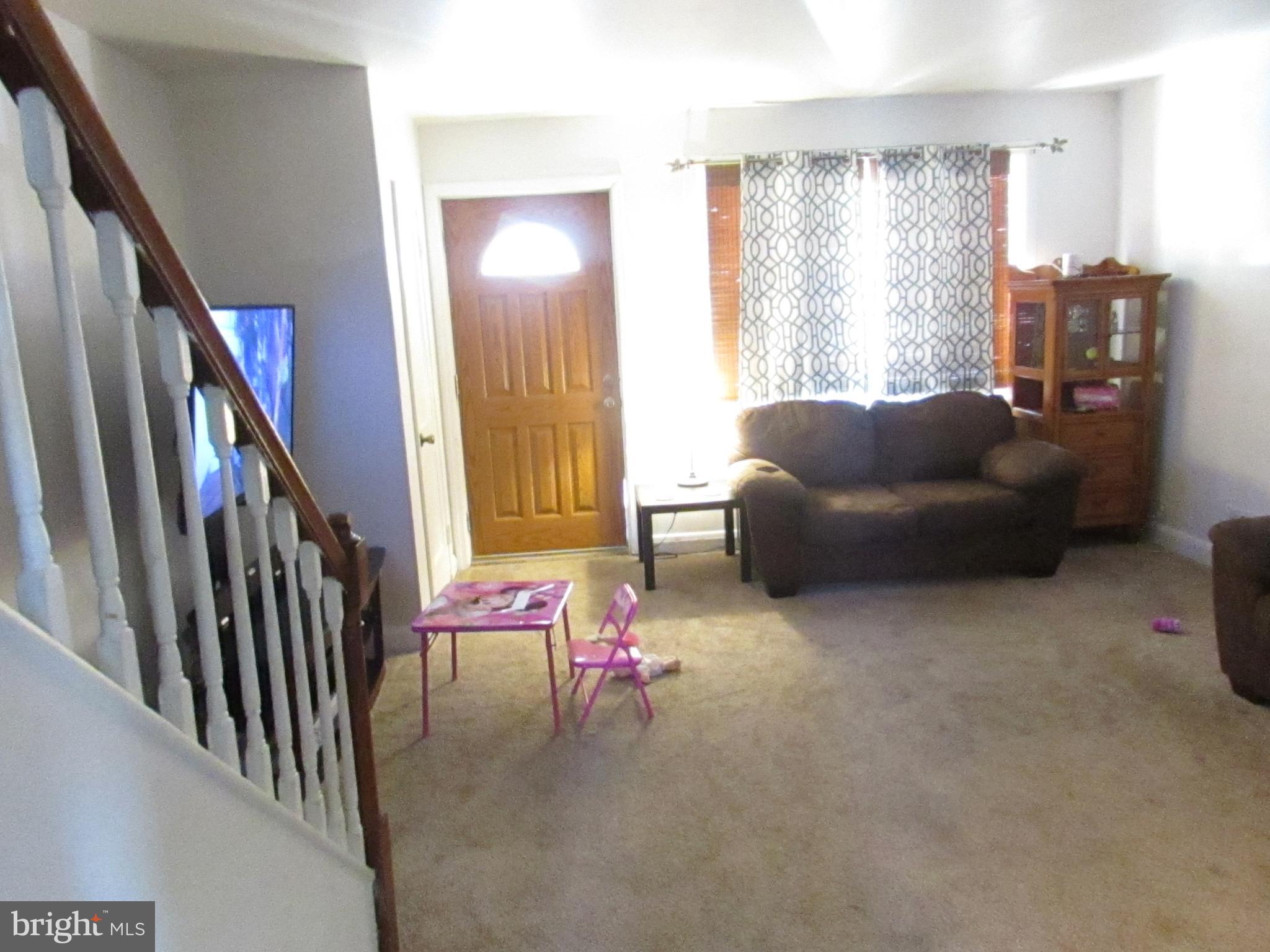 8268 Kavanagh Road Baltimore, MD 21222 - Photo 16 of 30 LIVING ROOM
