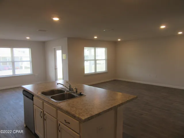 $1,895 | 4015 Pioneer Lane, Panama City, FL 32404