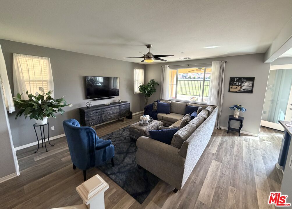 46458 Cask Lane Temecula, CA 92592 - Photo 3 of 40