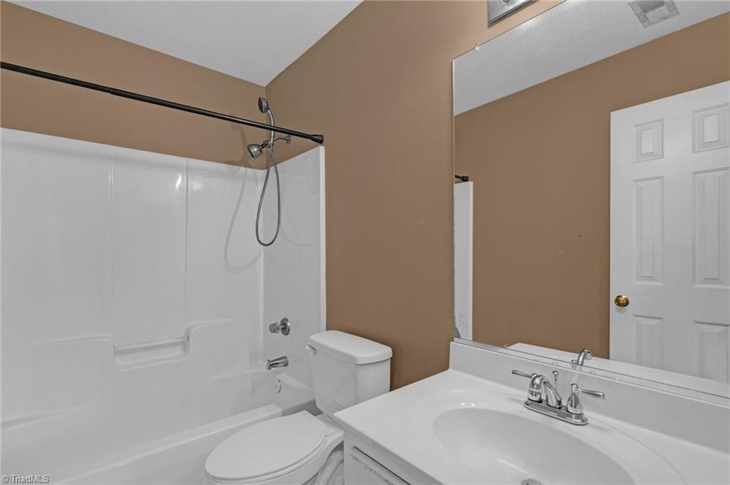 4606 Meadowcroft Road Greensboro, NC 27406 - Photo 16 of 27 Gallery Image 16