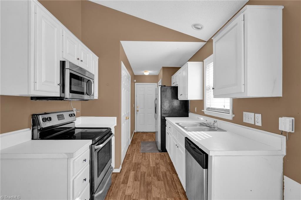 4606 Meadowcroft Road Greensboro, NC 27406 - Photo 10 of 27 Gallery Image 10