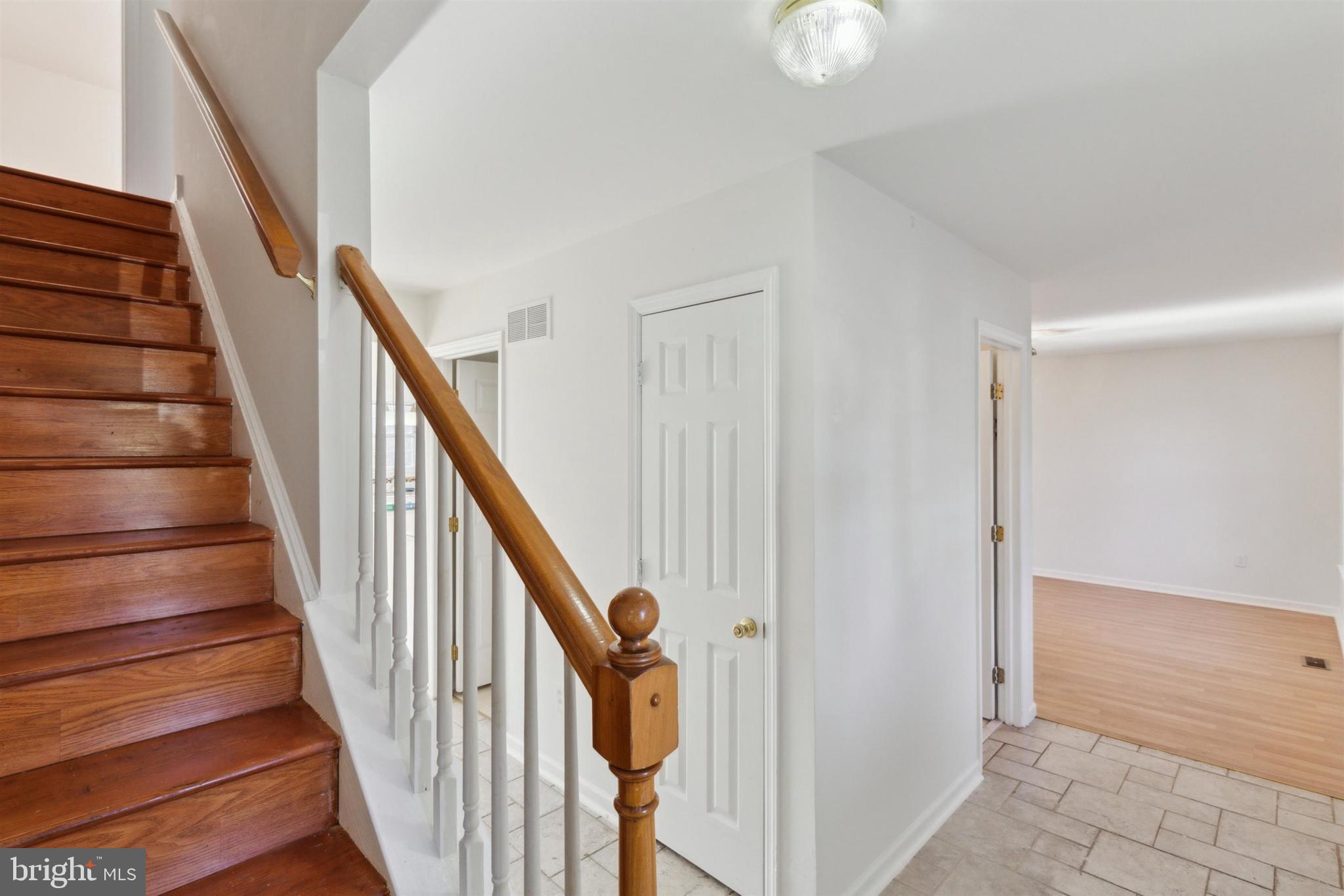4420 Kelly Lane Reading, PA 19606 - Photo 3 of 25 a view of entryway