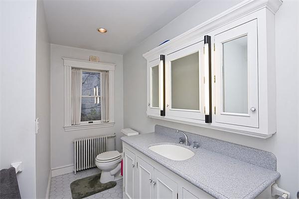 32 Ridgeway Avenue Needham, MA 02492 - Photo 16 of 29